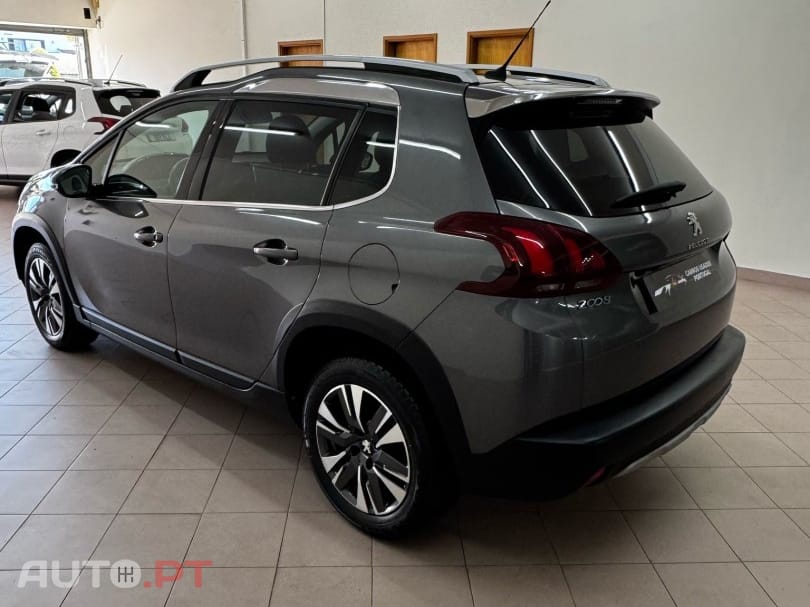 Peugeot 2008 1.2 PureTech Allure