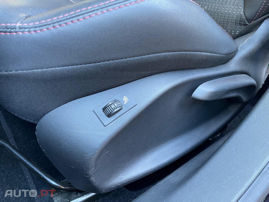 Peugeot 2008 1.2 e-THP GT Line