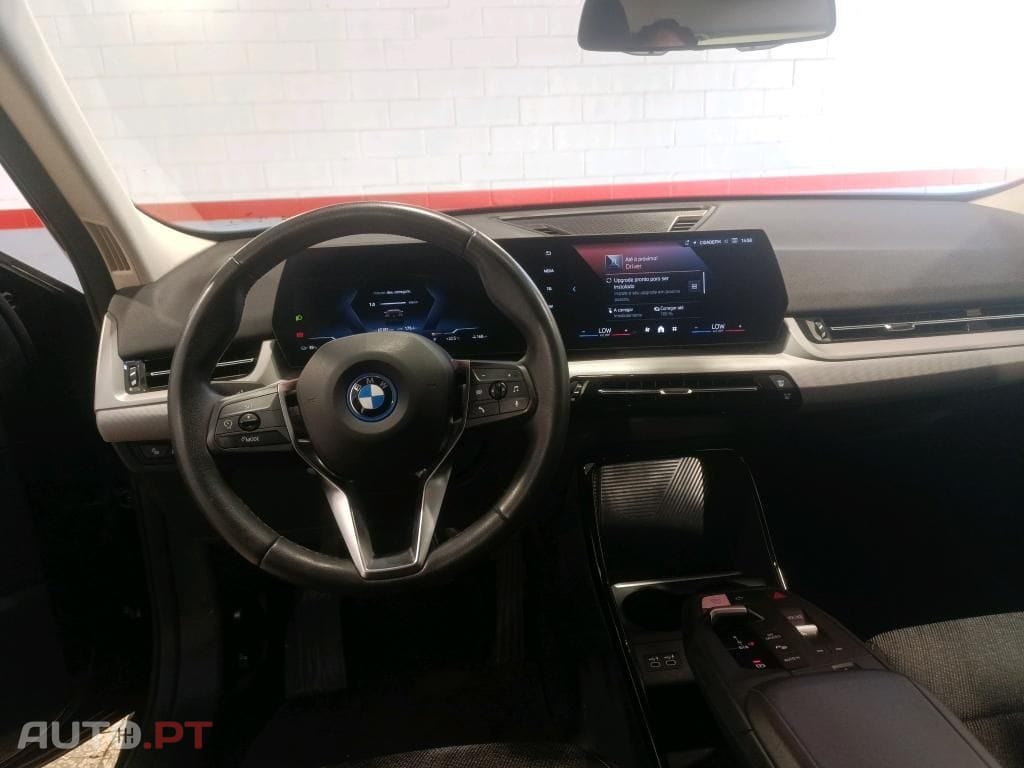 BMW iX2 xDrive30