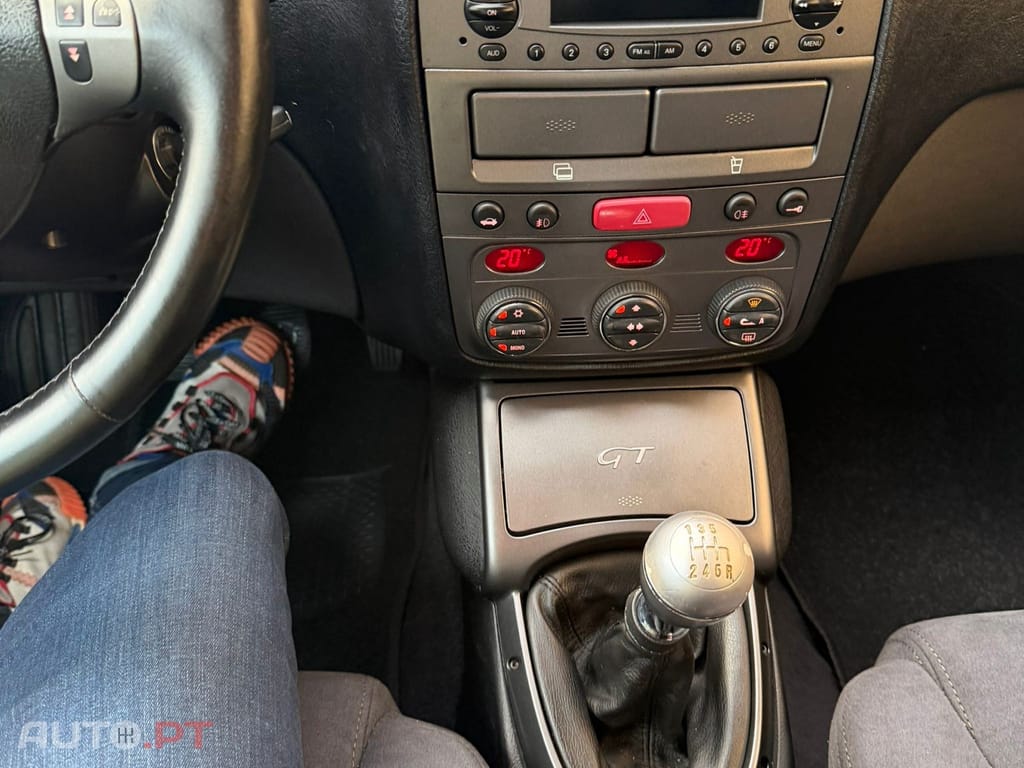 Alfa Romeo GT 1.9 JTD M-JET Blackline