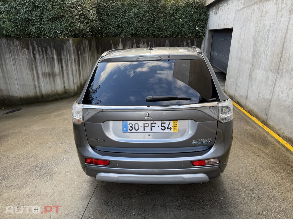 Mitsubishi Outlander 2.0 PHEV Intense Navi