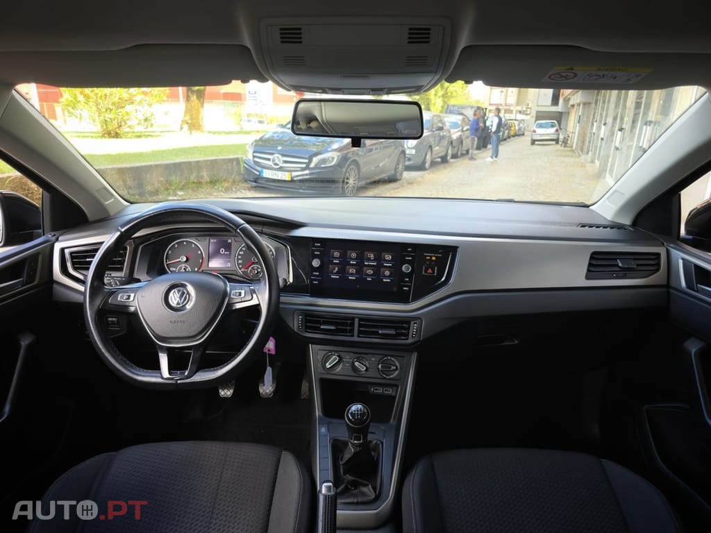 Volkswagen Polo 1.0 Confortline