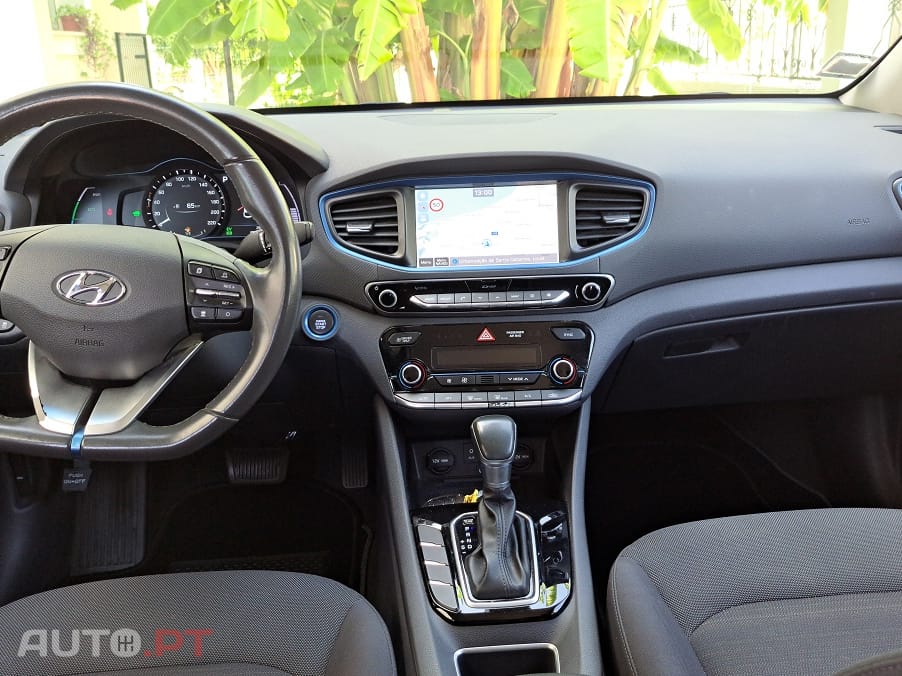 Hyundai Ioniq 5 1.6 GDI HEV (híbrido gasolina + elétrico) Potência combinada de 141 cv