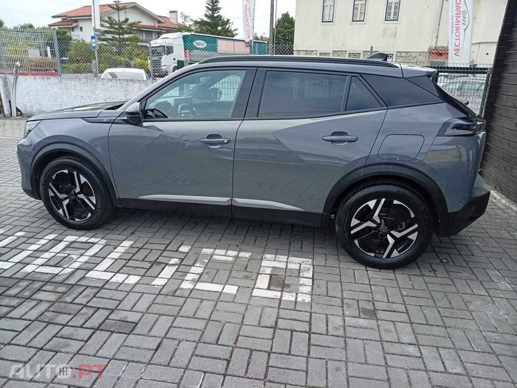 Peugeot e-2008 54 kWh Allure — fotografia 5