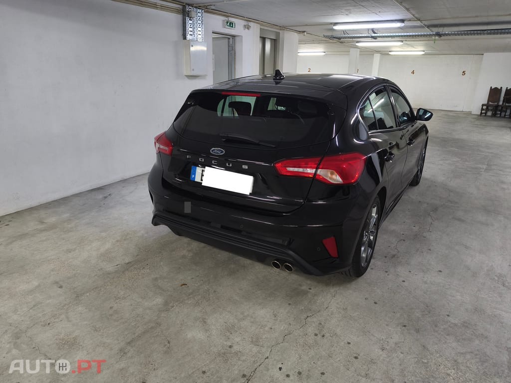 Ford Focus ST LINE