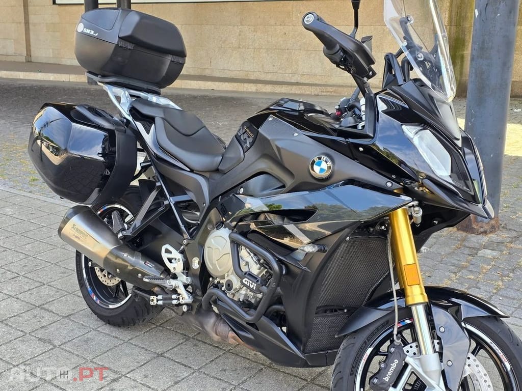 BMW S Triple black & Akrapovic