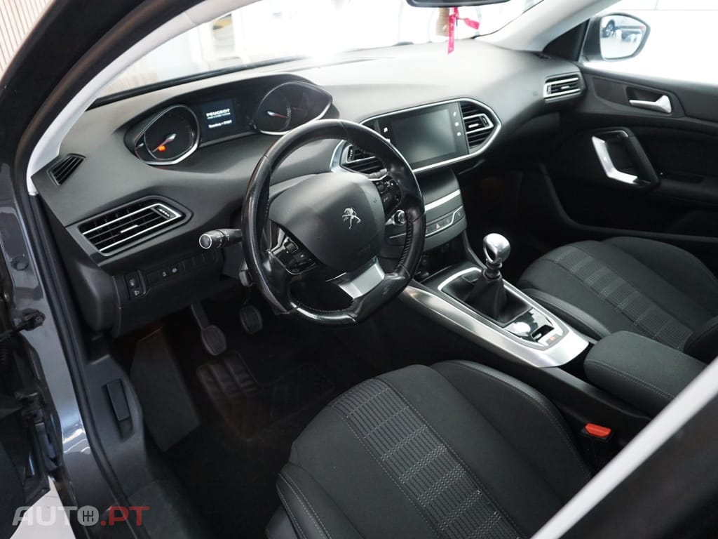 Peugeot 308 1.2 PureTech Allure Full LED