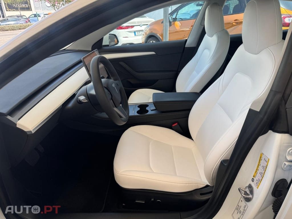 Tesla Model 3 Standard Range Plus RWD