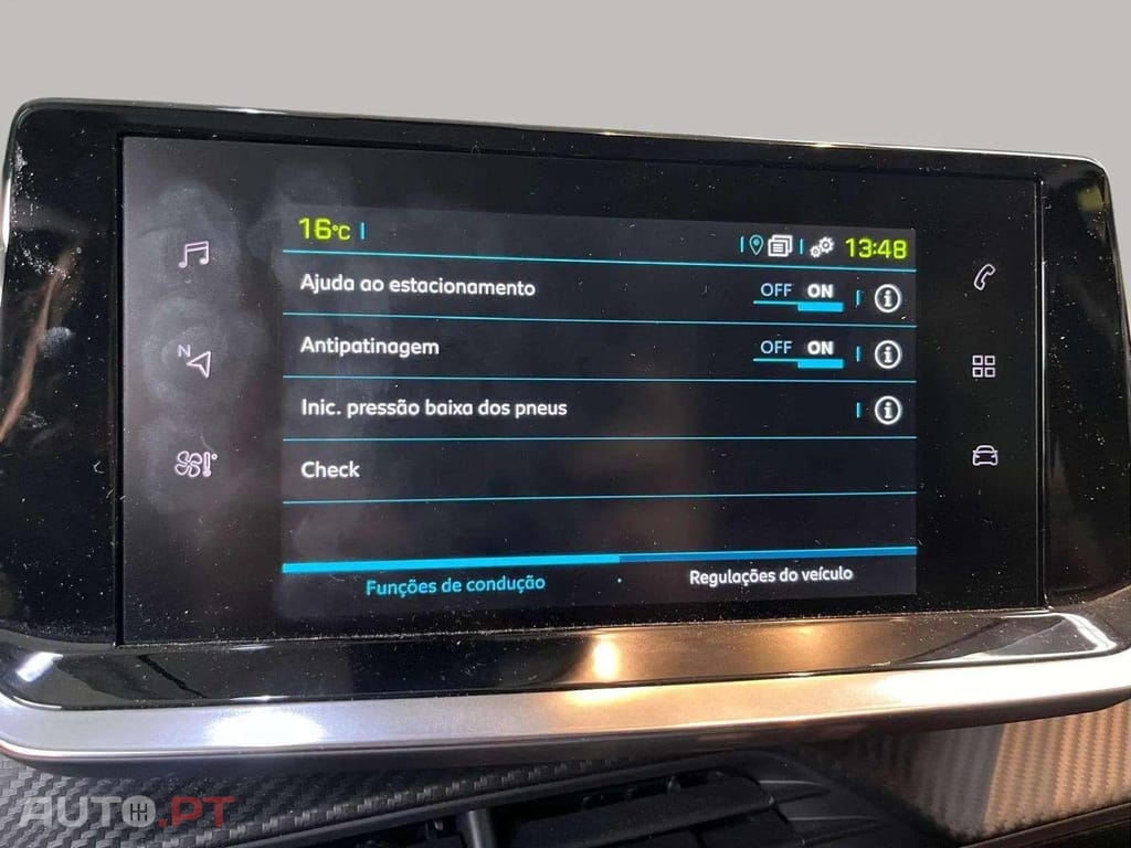 Peugeot E-2008 Active 