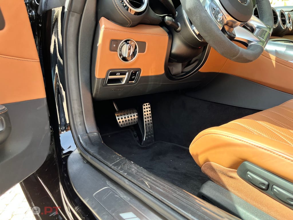 Mercedes-Benz AMG GT Coupe  V8 