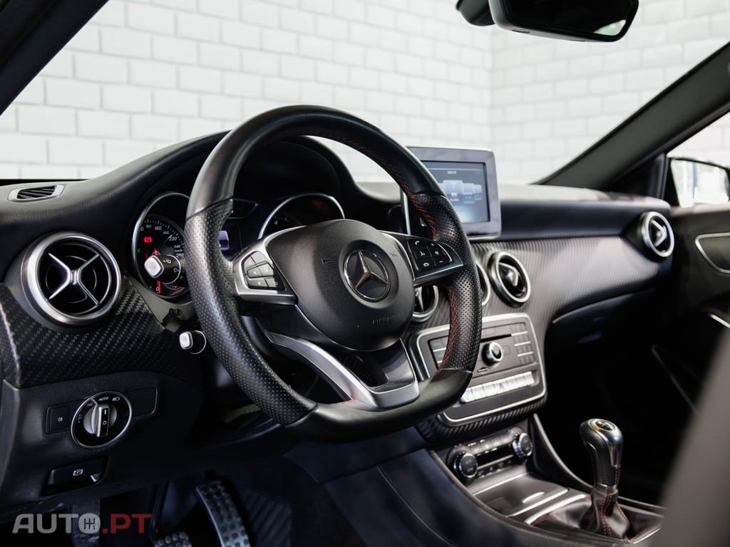 Mercedes-Benz A 180 d AMG Line