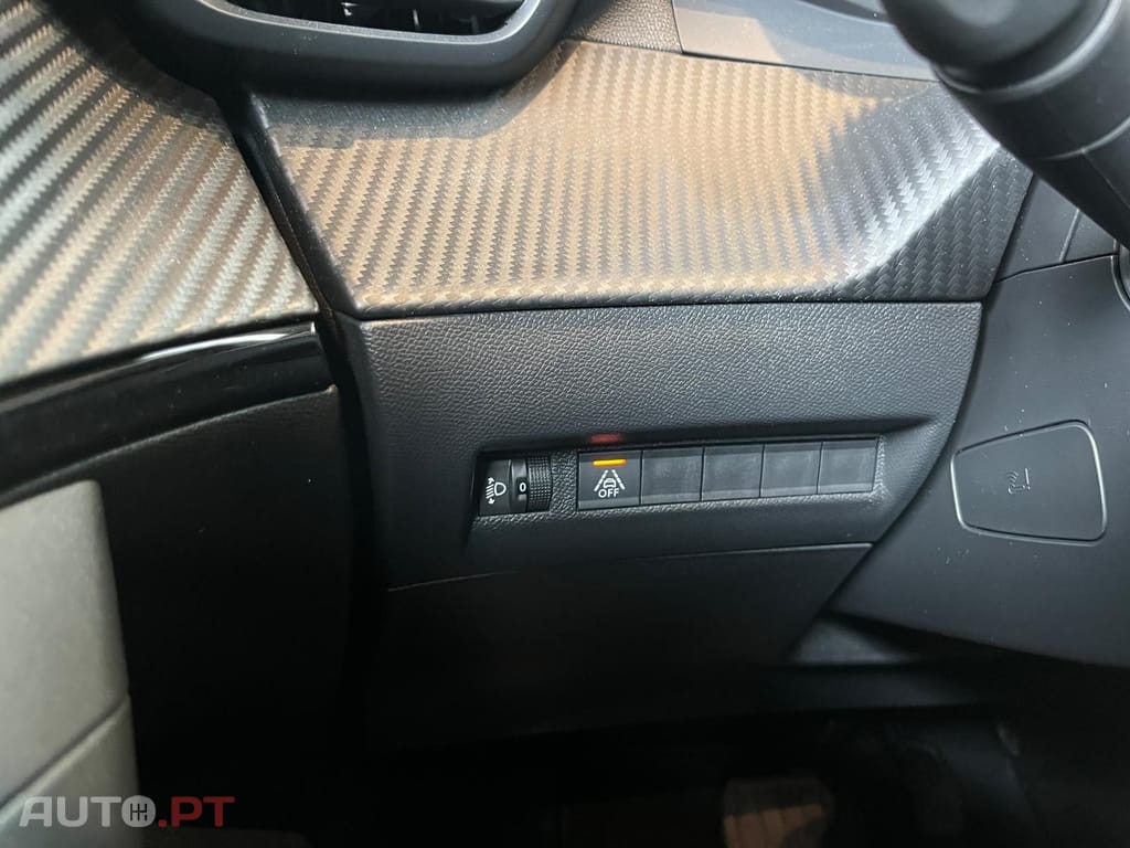 Peugeot E-2008 Active 