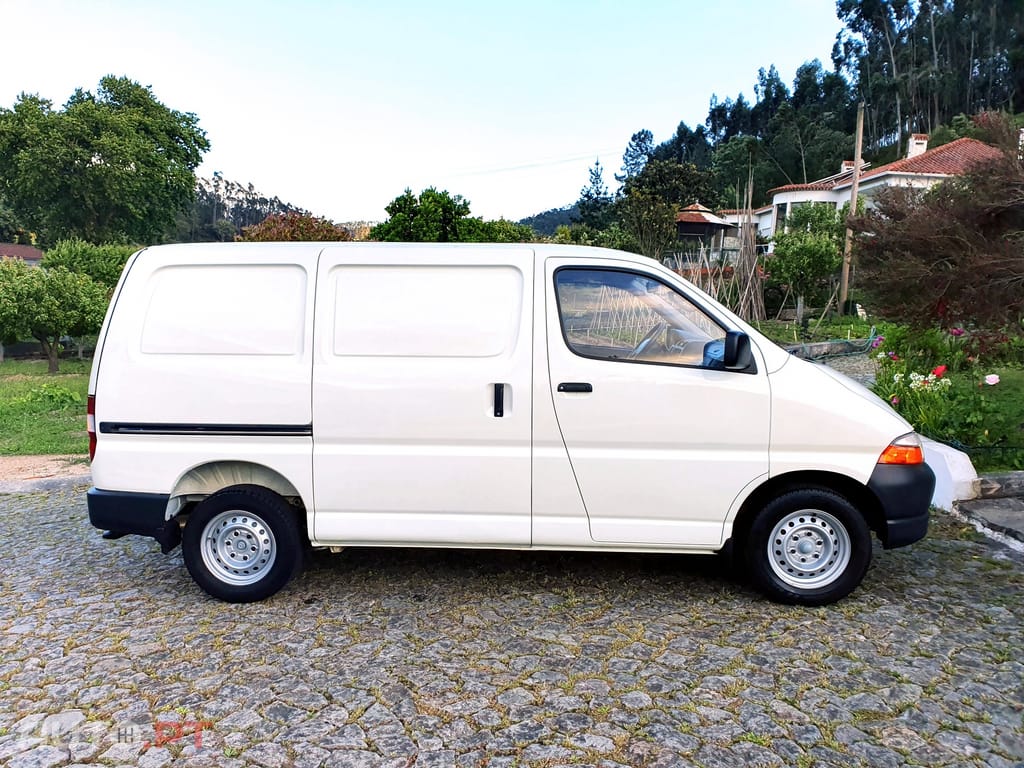 Toyota HiAce 2.5 D-4D Curto 2.8T