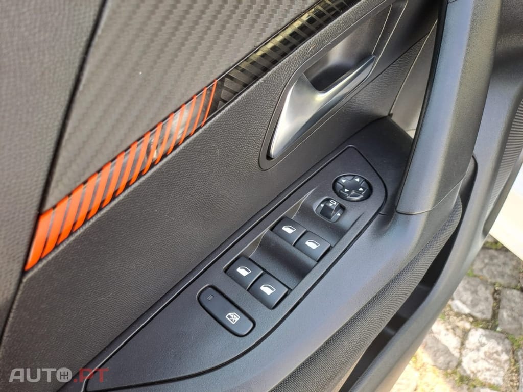 Peugeot 2008 PureTech 100 Active