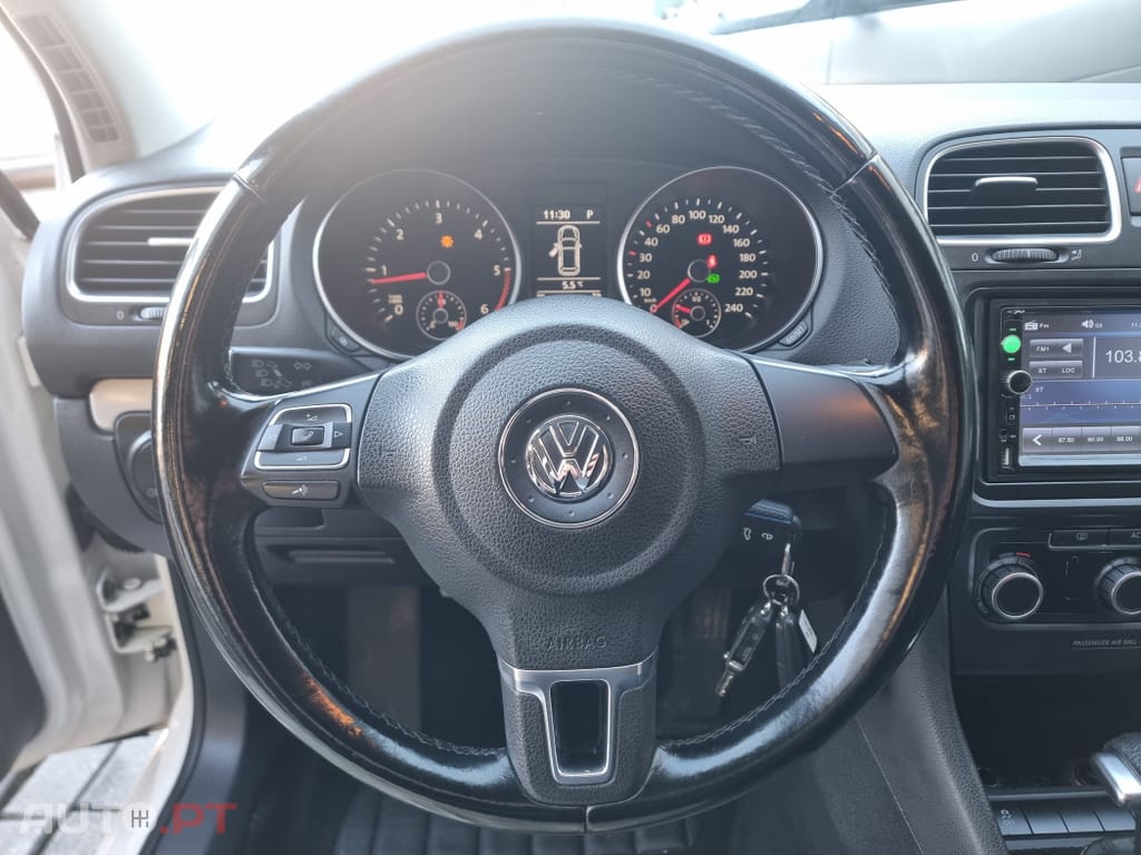 Volkswagen Golf 1.6 TDi Confortline DSG