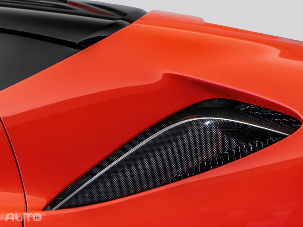 Ferrari SF90 Stradale I.V.A DEDUTIVEL 