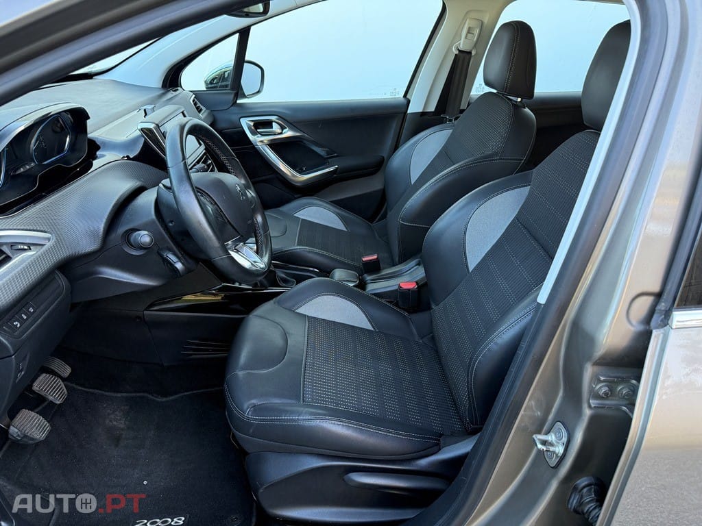 Peugeot 2008 1.2 PureTech Allure