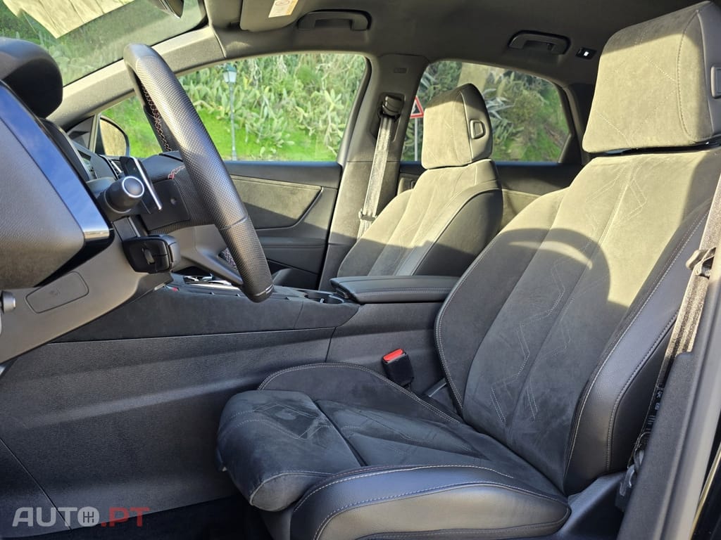 DS DS7 Crossback E-Tense Performance Line EAT8