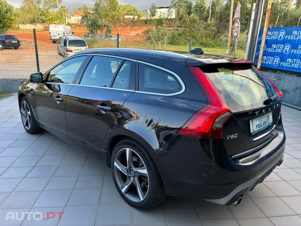 Volvo V60 2.4 D6 R-Design Momentum AWD Phev