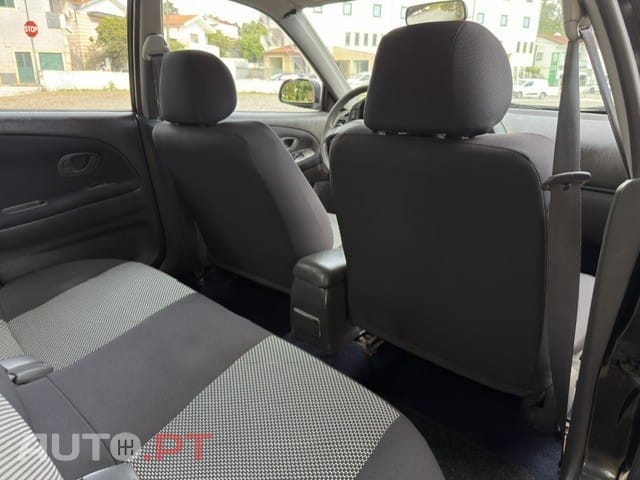 Mitsubishi Lancer 1.3 GLX