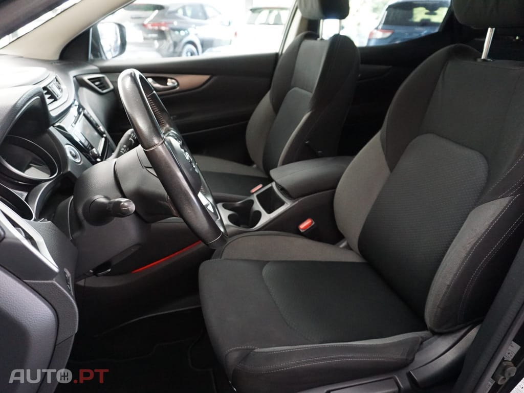 Nissan Qashqai 1.2 DIG-T N-Connecta 18