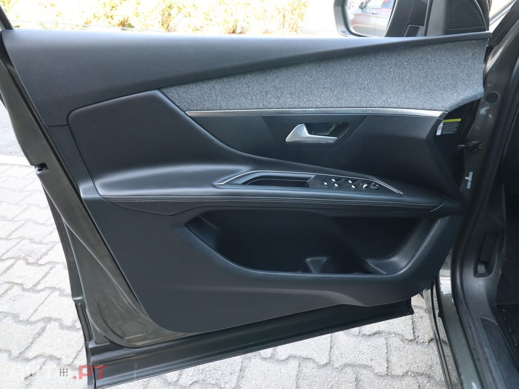 Peugeot 3008 1.6 BlueHDi Allure EAT6 J18