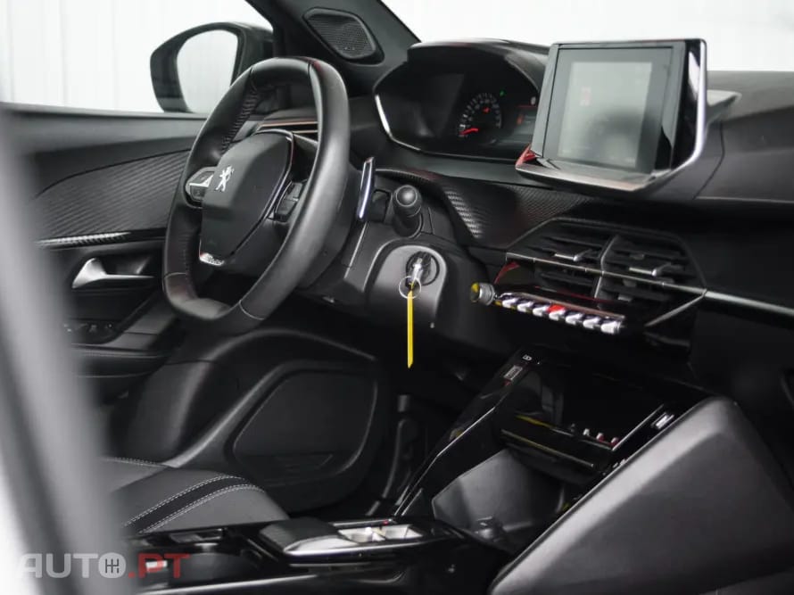 Peugeot 2008 PureTech 130 EAT8 Allure