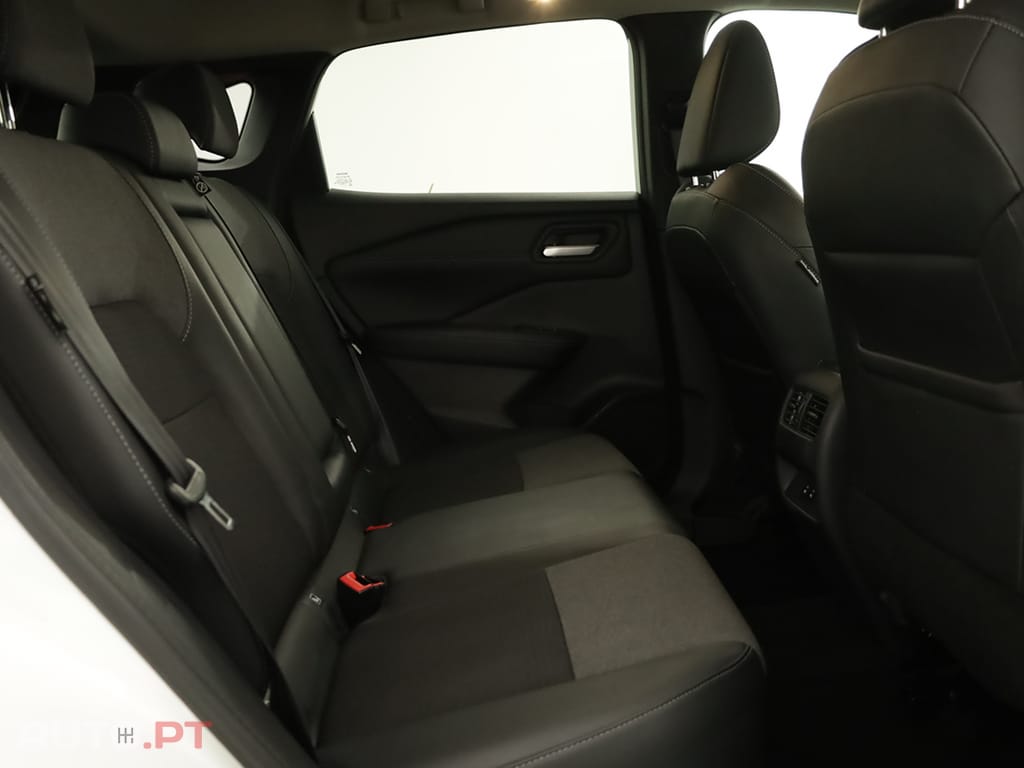 Nissan Qashqai 1.3 DIG-T N-Connecta LED Xtronic