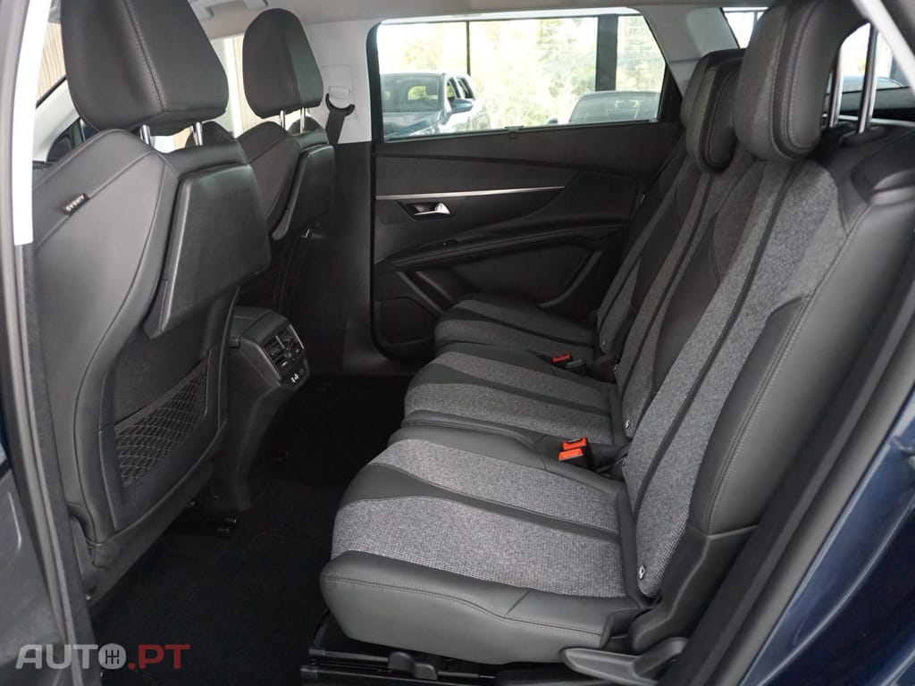 Peugeot 5008 1.2 PureTech Allure EAT8