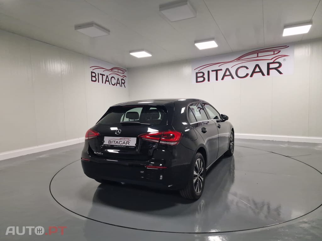 Mercedes-Benz A 250 E STYLE PLUS Hibrido Plug-In