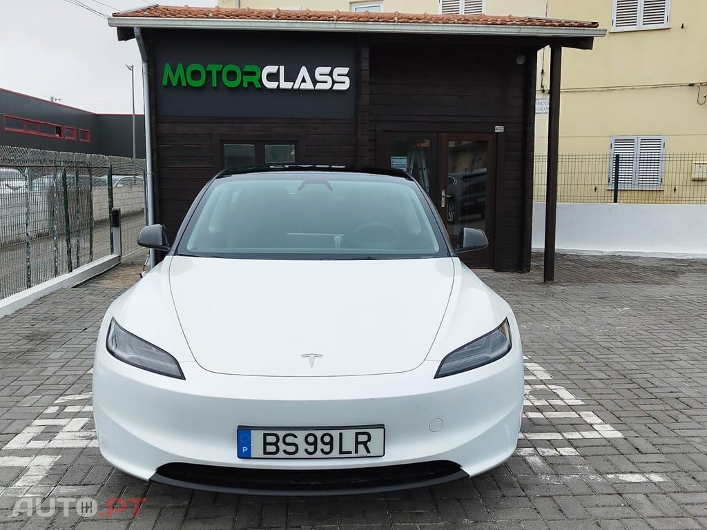 Tesla Model 3 Tração Traseira