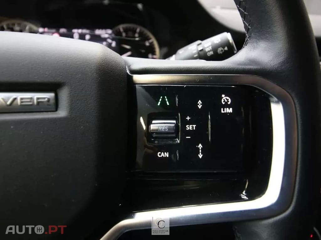 Land Rover Evoque 1.5 P300e AWD Dynamic SE — fotografia 27