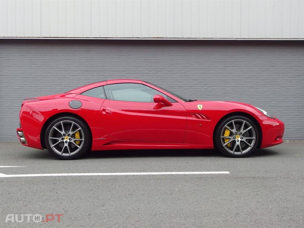 Ferrari California V8