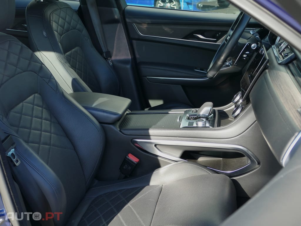 Jaguar F-Pace 2.0 P400e AWD