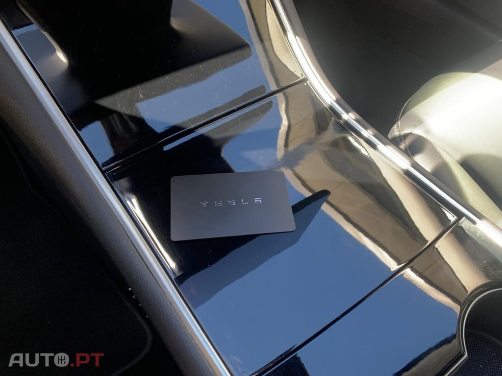 Tesla Model 3 Long-Range Dual Motor AWD