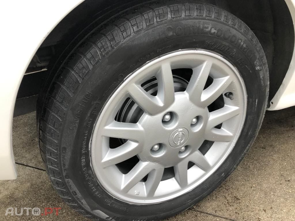 Nissan Almera COMERCIAL