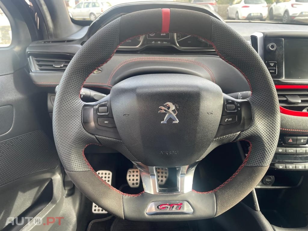 Peugeot 208 1.6 THP GTi