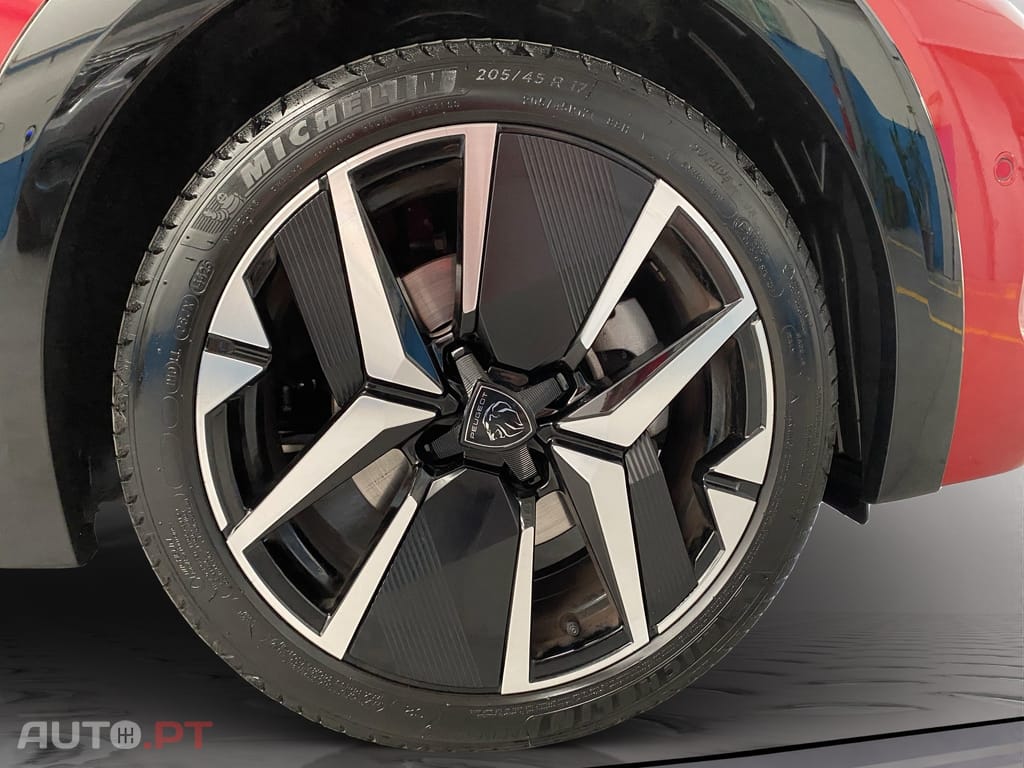 Peugeot 208 1.2 Hybrid GT e-DCS6