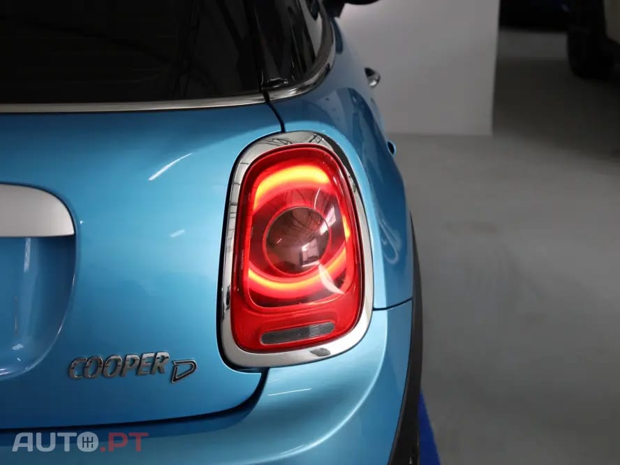 MINI Cooper Cooper D