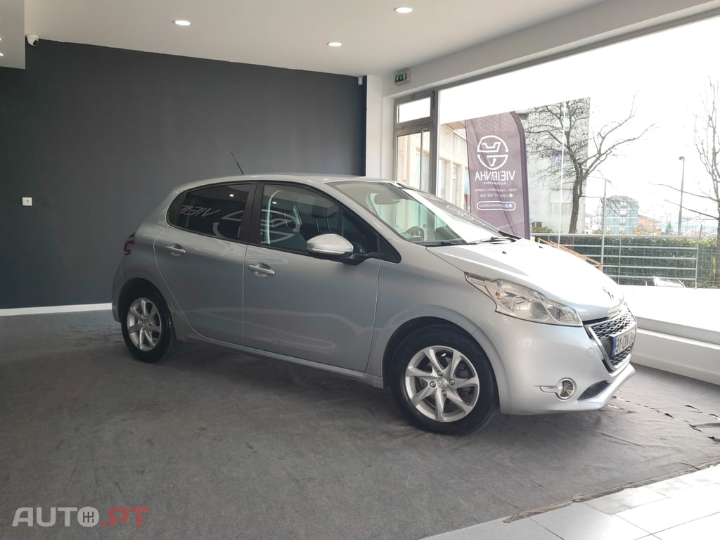 Peugeot 208 1.4HDI ACTIVE