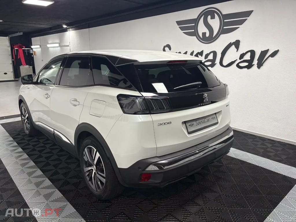 Peugeot 3008 1.6 Hybrid Allure e-EAT8