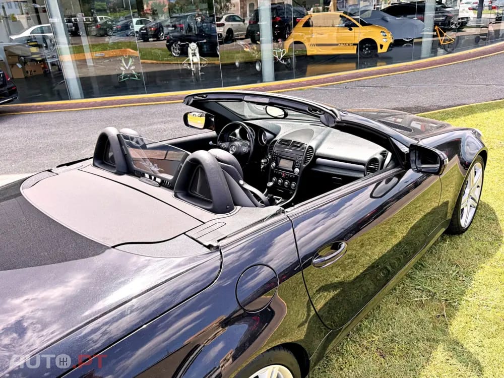 Mercedes-Benz SLK 200 Outro