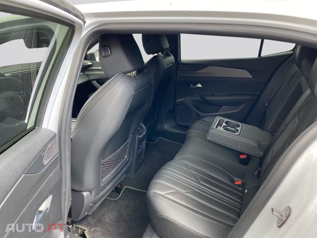 Peugeot 408 GT 130cv  EAT8
