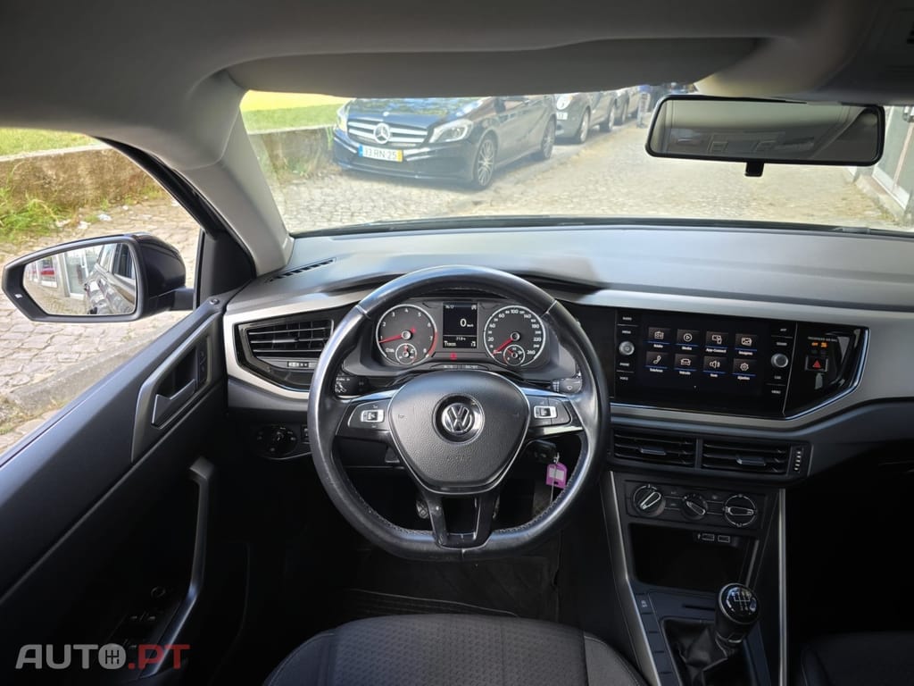 Volkswagen Polo 1.0 Confortline