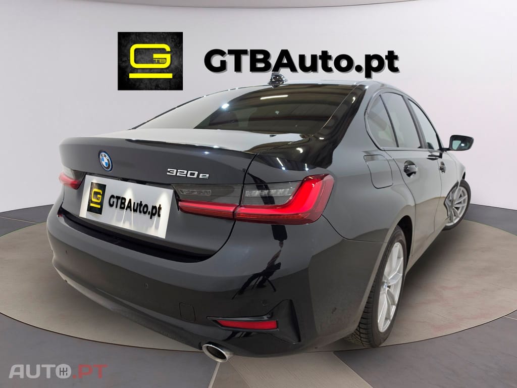 BMW 320 Plug-In Hybrid I.V.A DEDUTIVEL