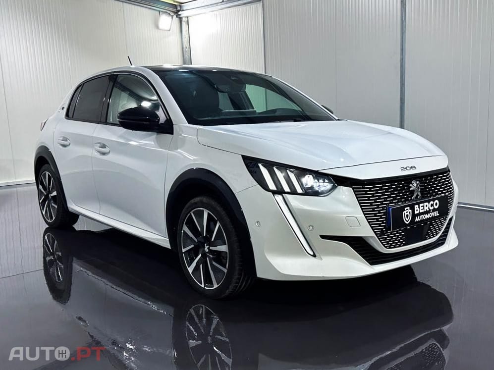 Peugeot E-208 50 kWh GT Pack