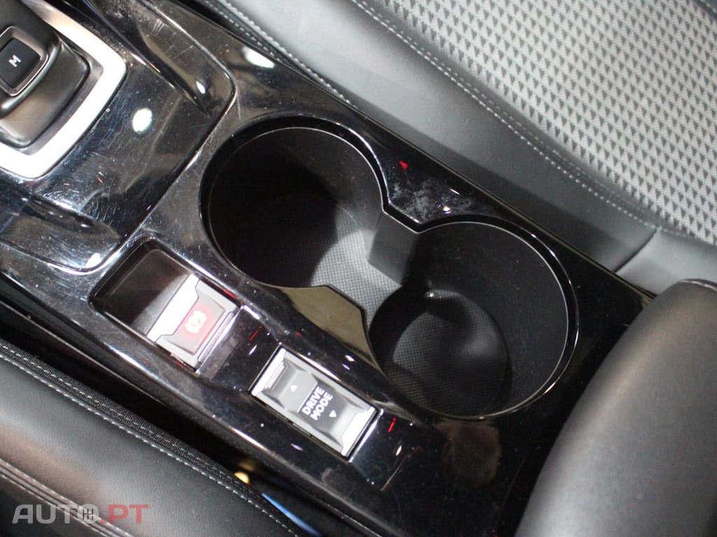 Peugeot 2008 1.2 PureTech GT EAT8