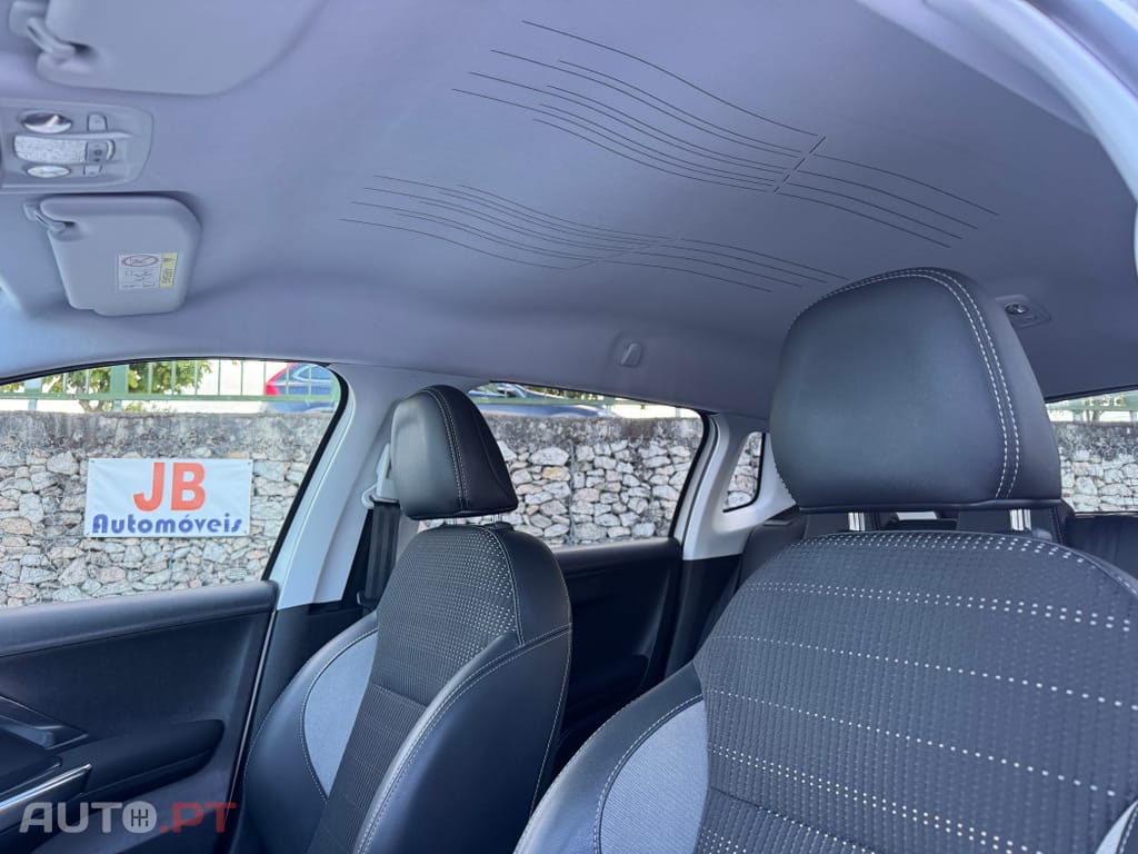 Peugeot 2008 1.2 PureTech Allure