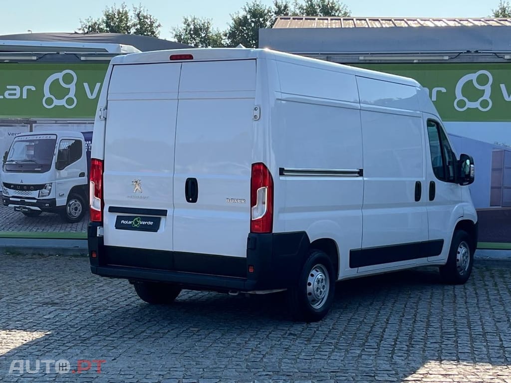 Peugeot Boxer 2.2 BlueHDi 330 L2H2 Premium