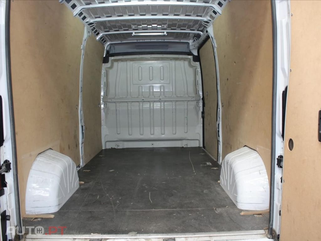 Peugeot Boxer 2.0 BlueHDi 335 L3H2 Premium